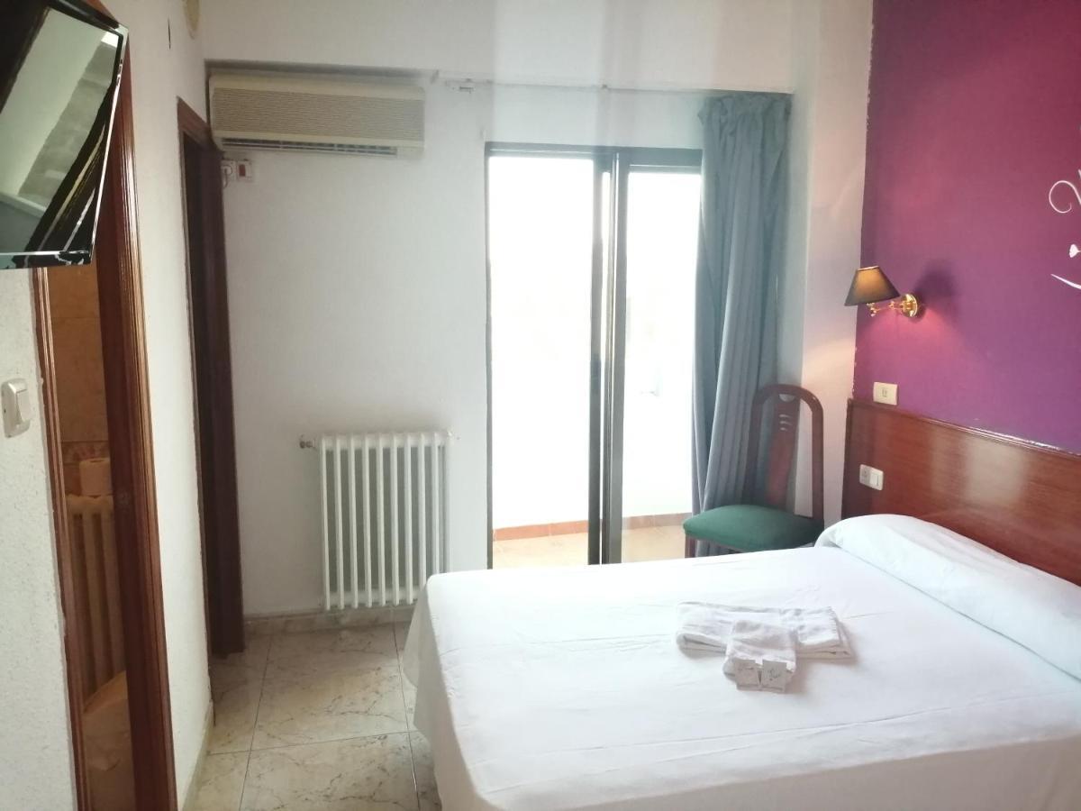 Hostal Jaime I Huesca Ngoại thất bức ảnh