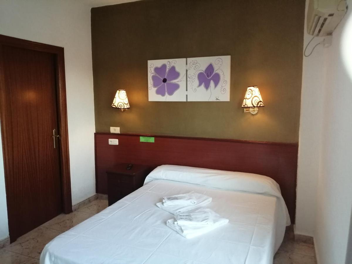 Hostal Jaime I Huesca Ngoại thất bức ảnh