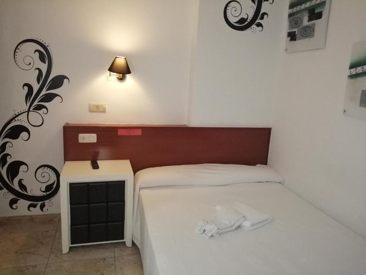 Hostal Jaime I Huesca Ngoại thất bức ảnh