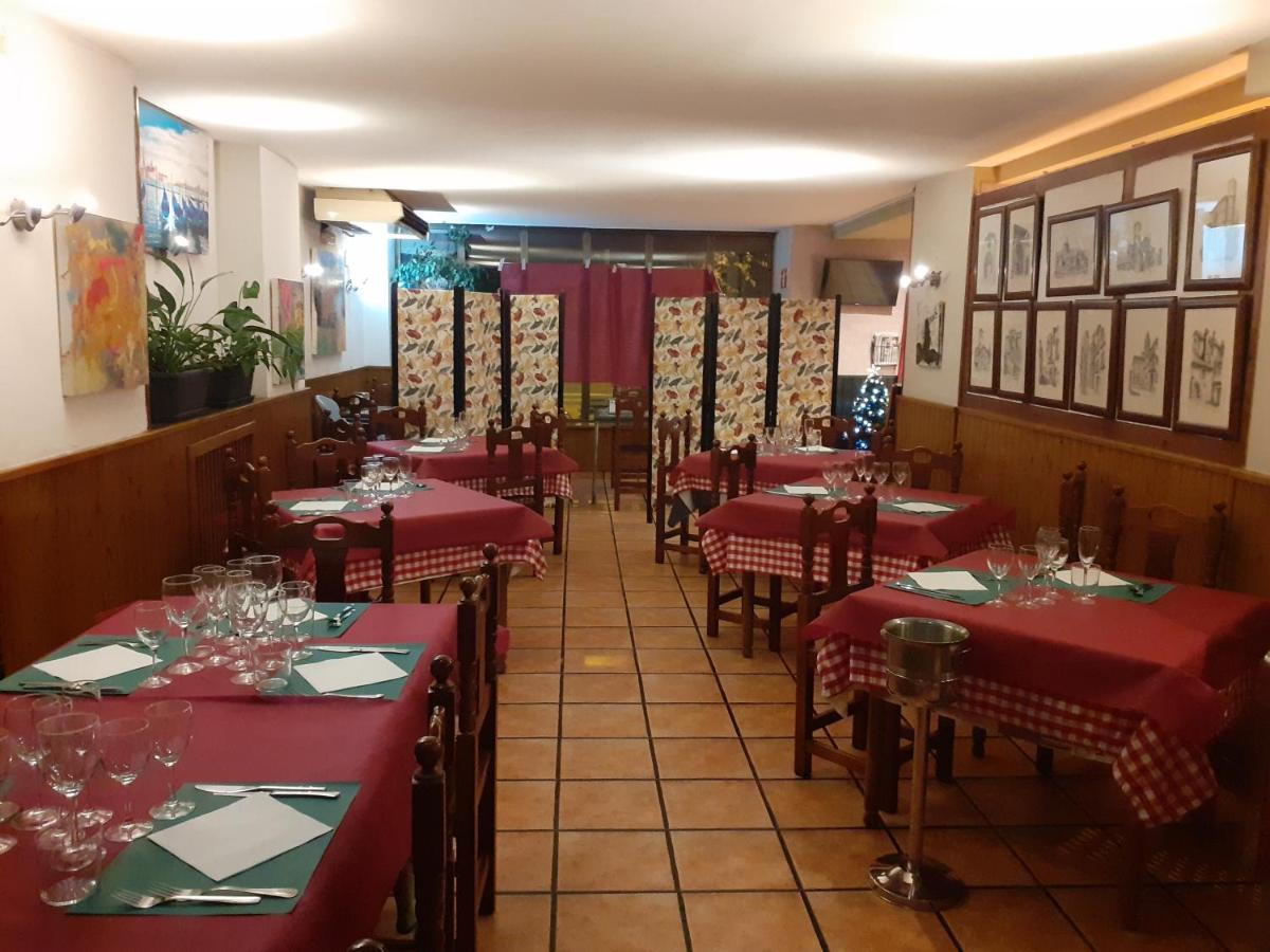 Hostal Jaime I Huesca Ngoại thất bức ảnh