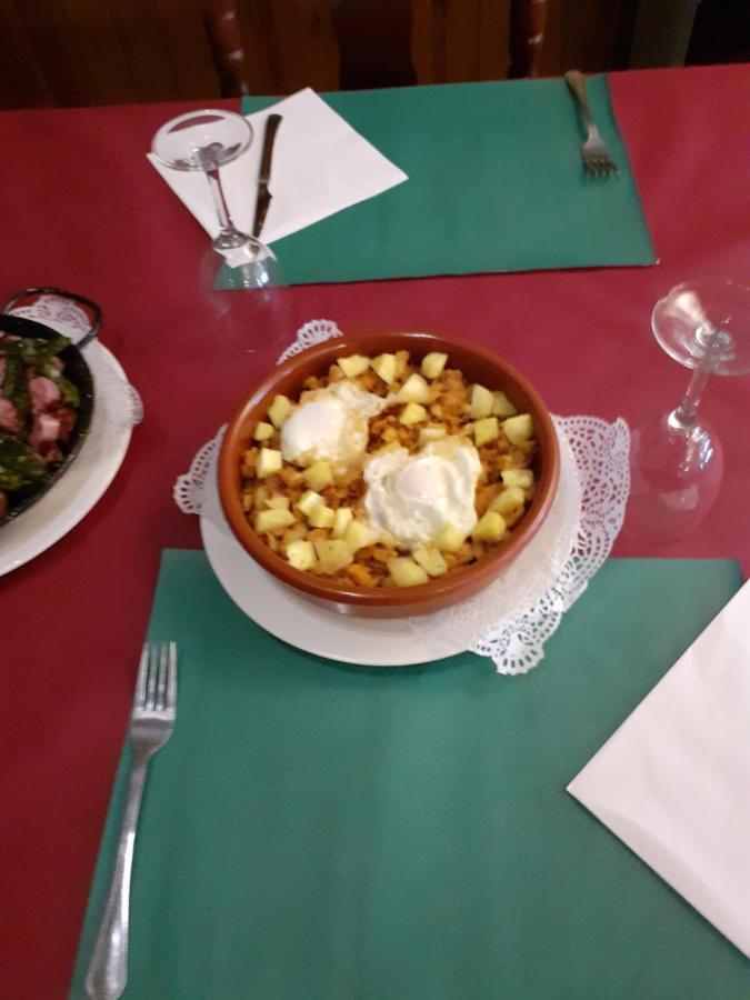 Hostal Jaime I Huesca Ngoại thất bức ảnh